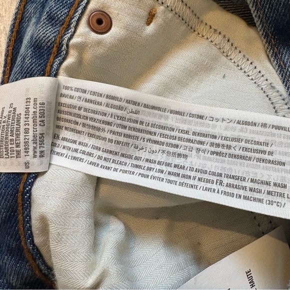NWT, Abercrombie & Fitch Annie High Rise Distressed Short, Sz 29/8 - Picture 12 of 12